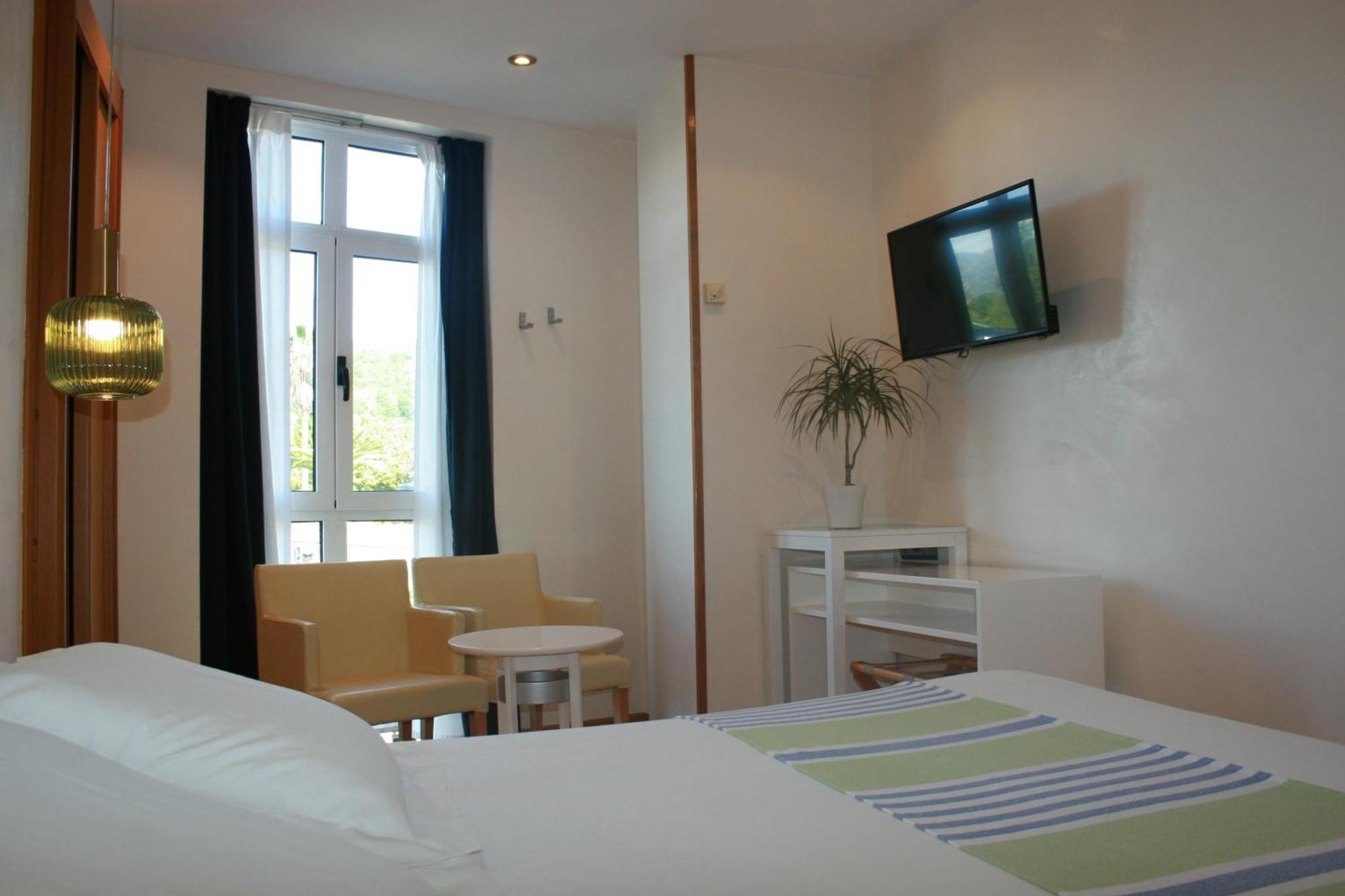 Hotel Nochendi Cangas de Onis Exterior photo
