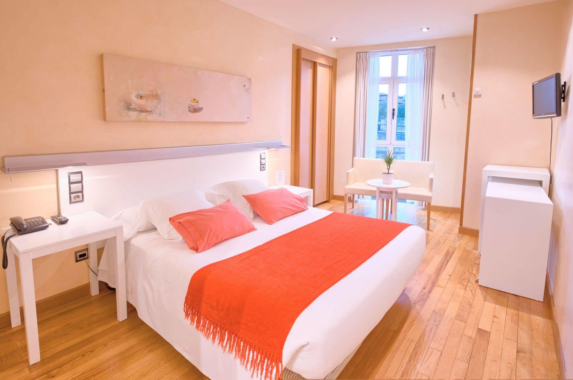 Hotel Nochendi Cangas de Onis Exterior photo